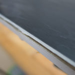 It is also important that the wax also covers the edges. This serves as corrosion protection over the summer.